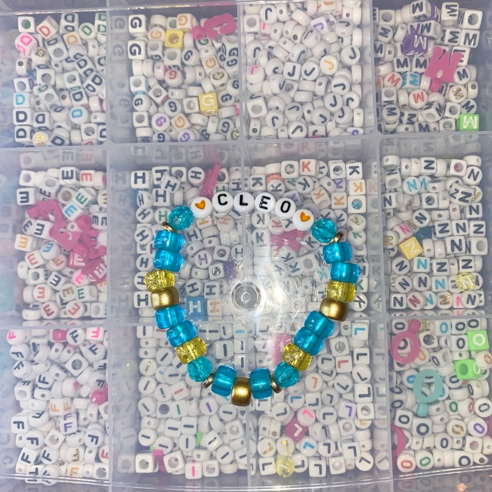 3 for 8$ 🪷 Monster High Themed Bracelet